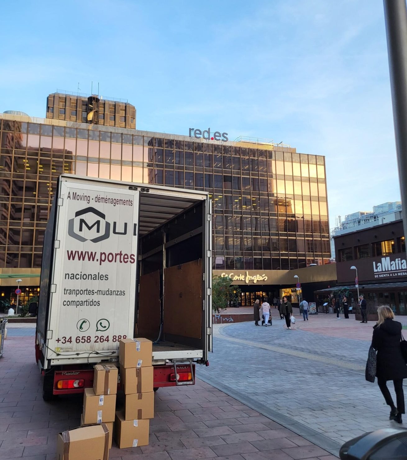 Mudena Mudanzas y Transportes